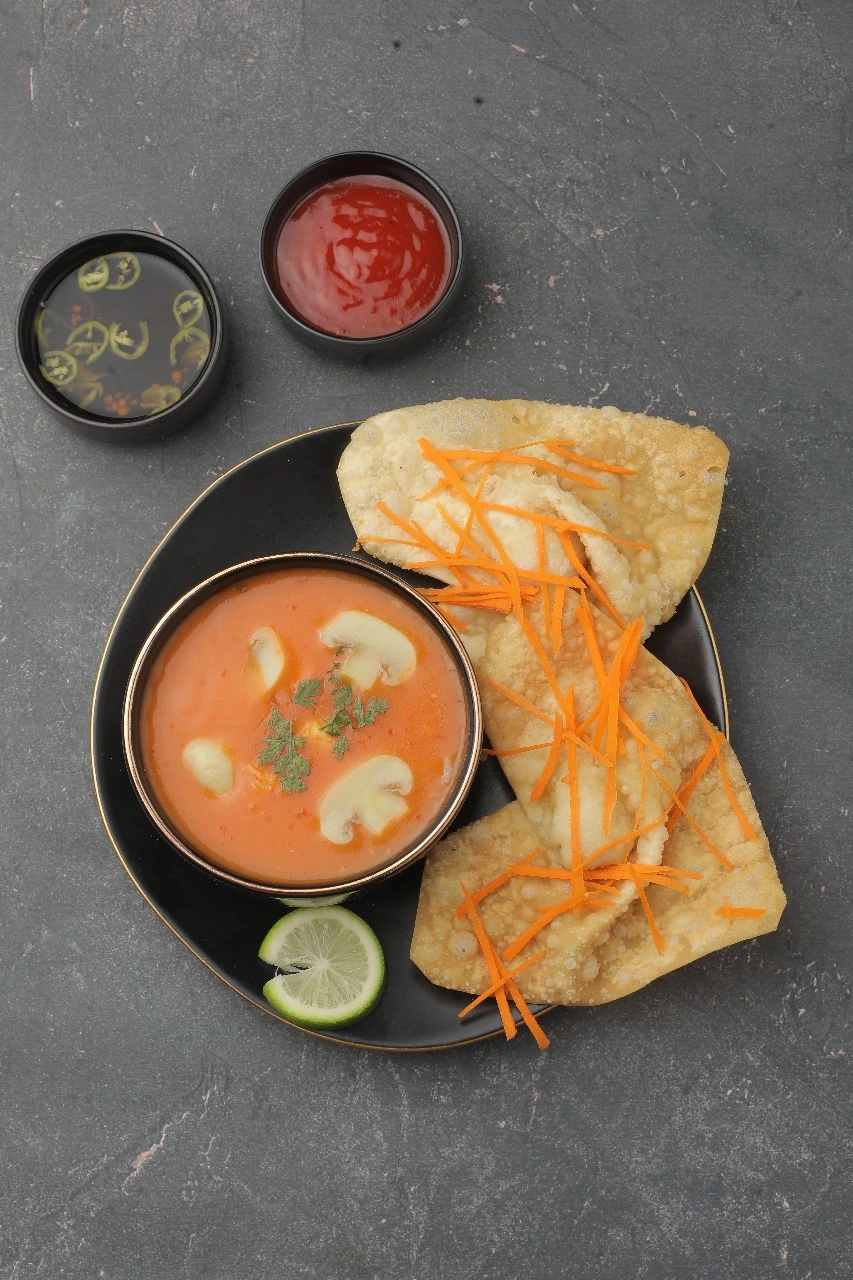 Special Mix Thai Soup  With Onthon